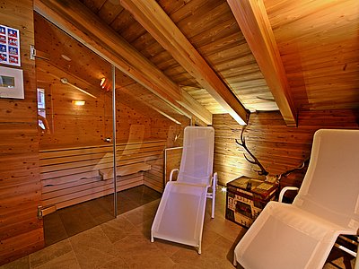 Sauna mit Ruheliegen im Appartement HOCHALM | Villa Alpin